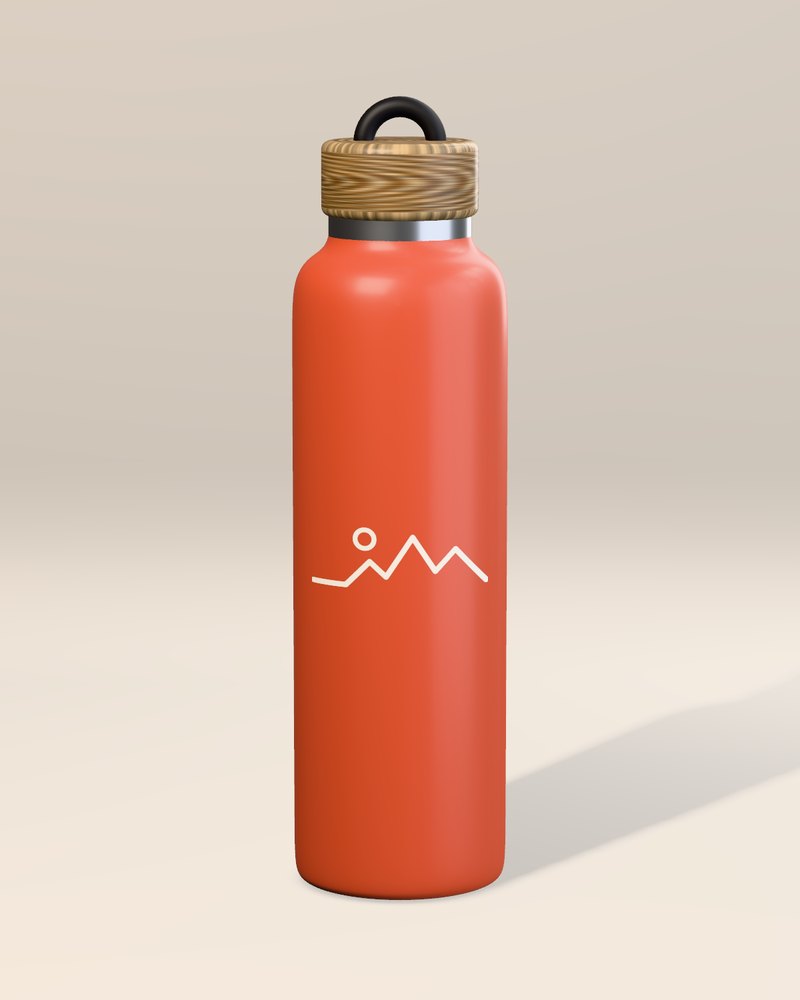 An insulated bottle in terracotta powder coat, with a wooden cap, a steel neck and a printed line drawing of mountains, turning once on a studio backdrop